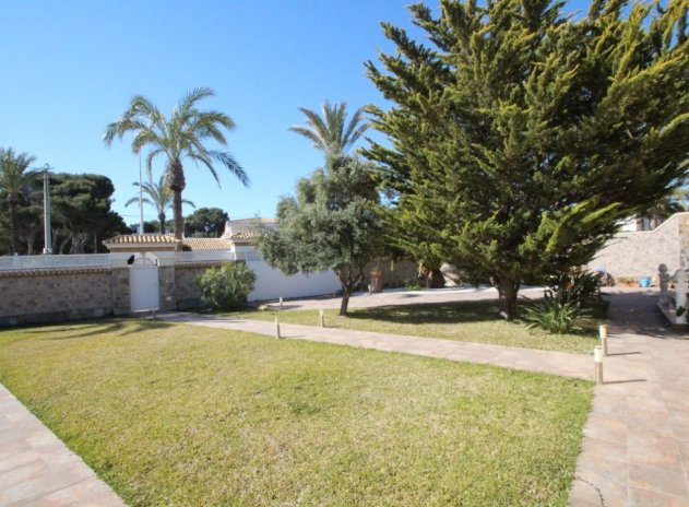 Resale - Villa - Orihuela Costa - Cabo Roig