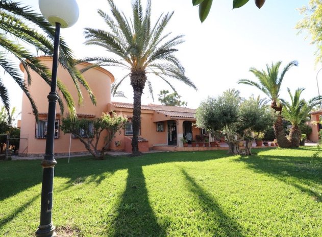 Resale - Villa - Torrevieja - El Chaparral