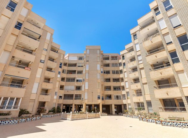 Resale - Apartment / flat - Torrevieja - Playa de los locos