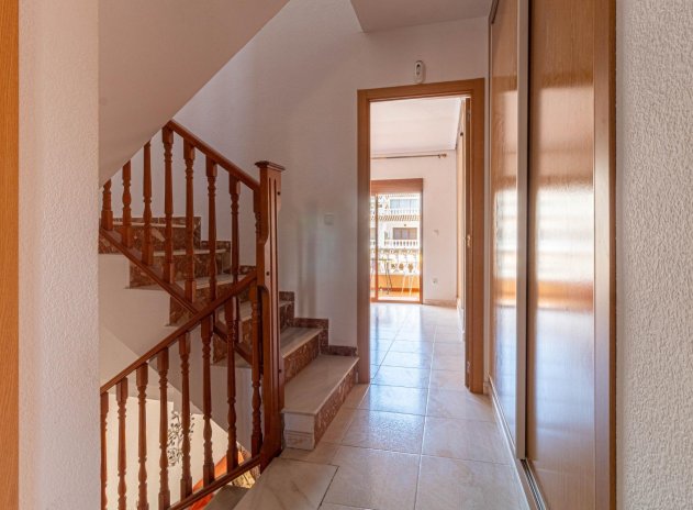 Resale - Terraced house - Torrevieja - Los altos